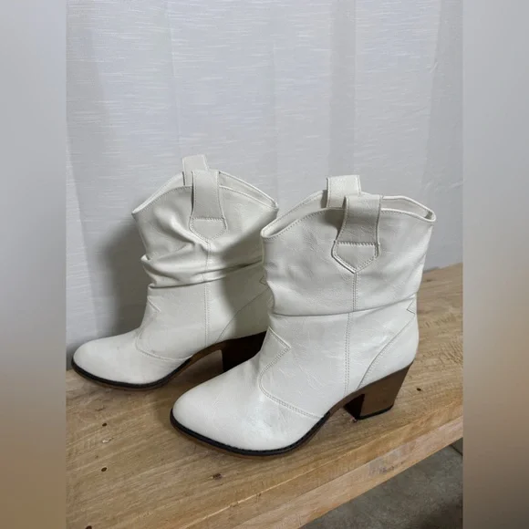 White Western Cowboy Booties | Mid-Calf Pull-On Chic Boots Festival | Size 10 - Picture 4 of 10